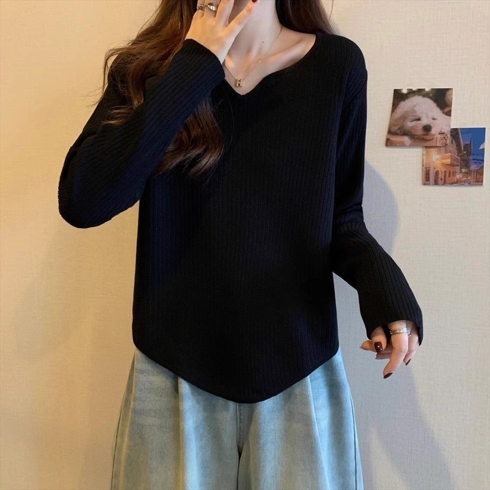 漾貝比【9155701】中大尺碼女裝 純色小V領德絨保暖內搭上衣．共2色 (36-48)-細節圖3