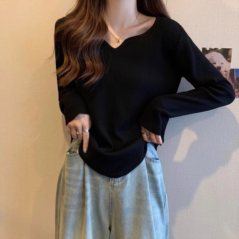 漾貝比【9155701】中大尺碼女裝 純色小V領德絨保暖內搭上衣．共2色 (36-48)-細節圖4