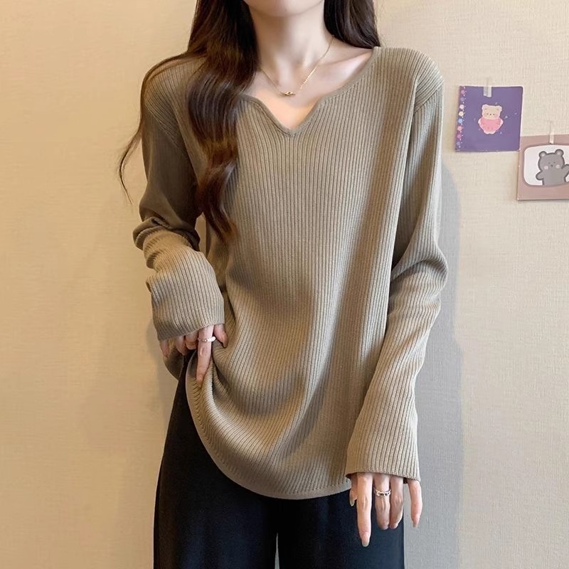 漾貝比【9155701】中大尺碼女裝 純色小V領德絨保暖內搭上衣．共2色 (36-48)-細節圖5