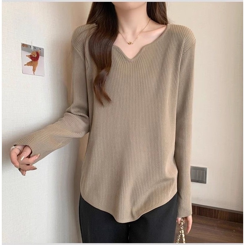 漾貝比【9155701】中大尺碼女裝 純色小V領德絨保暖內搭上衣．共2色 (36-48)-細節圖8