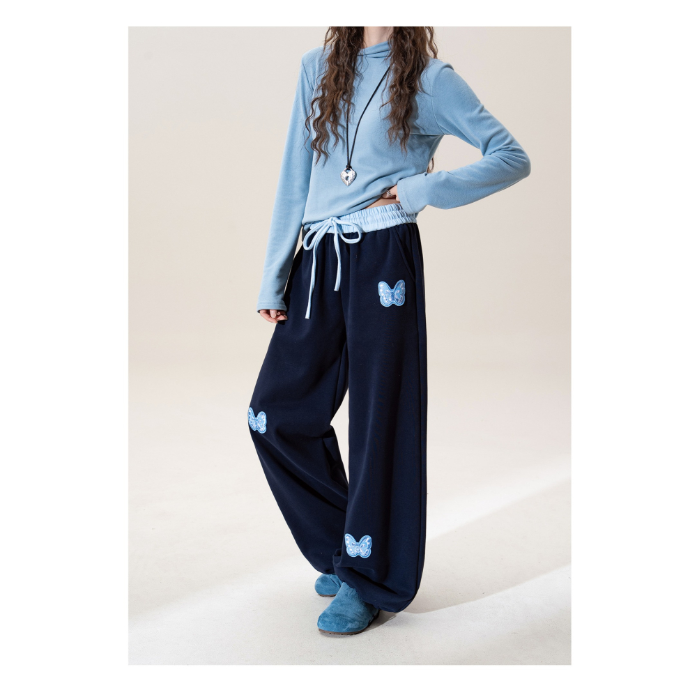 漾貝比【9155755】中大尺碼女裝 水藍蝴蝶貼布美式鬆緊綁帶直筒褲-細節圖3