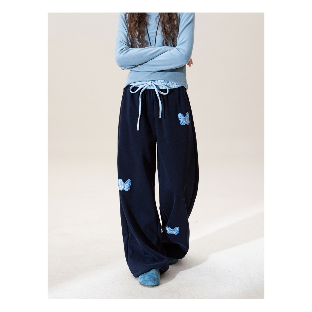 漾貝比【9155755】中大尺碼女裝 水藍蝴蝶貼布美式鬆緊綁帶直筒褲-細節圖8