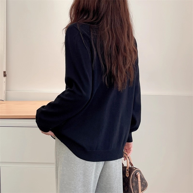 漾貝比【9155763】中大尺碼女裝 雙V撞色中排釦假兩件式毛衣．共2色 (38-50)-細節圖3