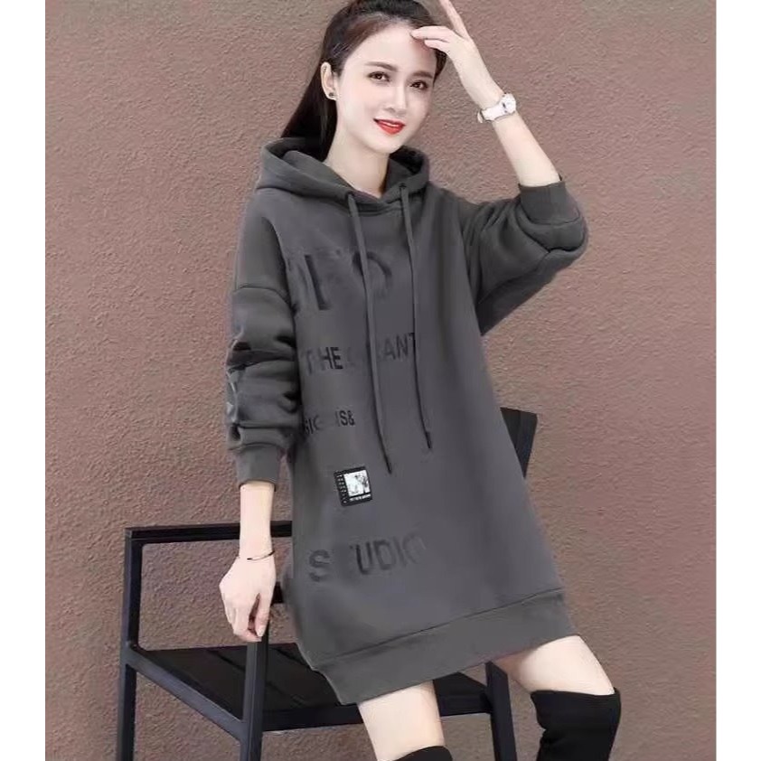 漾貝比【9155766】中大尺碼女裝 英文印花加絨保暖連帽中長版棉T．共2色 (36-46)-細節圖10