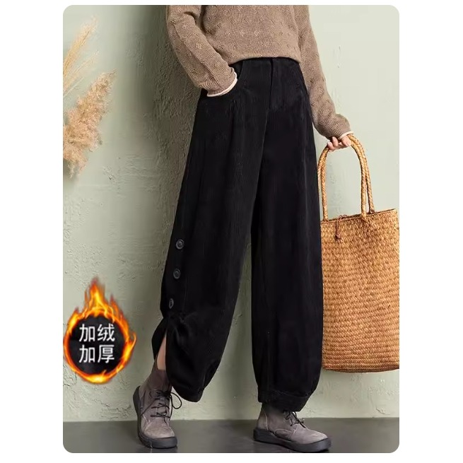 漾貝比【9155772】中大尺碼女裝 鬆緊鬱金香下襬大釦燈芯絨八分褲．共2色 (29-36)-細節圖2