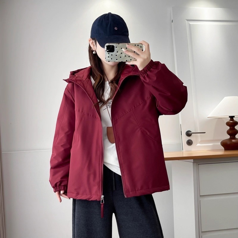 漾貝比【9155775】中大尺碼女裝 韓版弧型車線口袋連帽夾棉保暖衝鋒外套．共2色 (36-52)-細節圖6