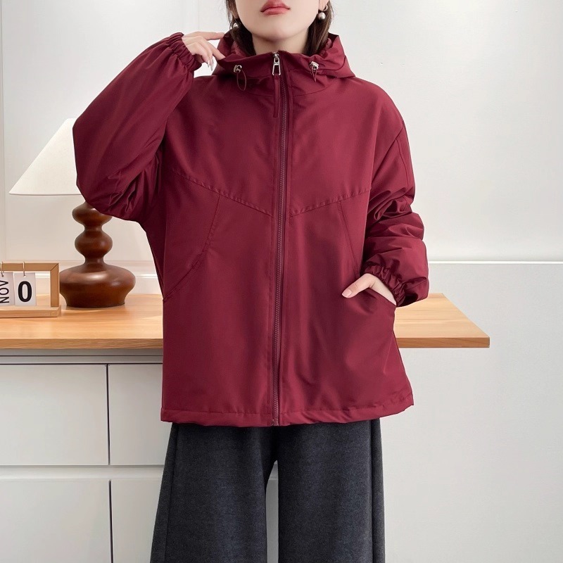 漾貝比【9155775】中大尺碼女裝 韓版弧型車線口袋連帽夾棉保暖衝鋒外套．共2色 (36-52)-細節圖9