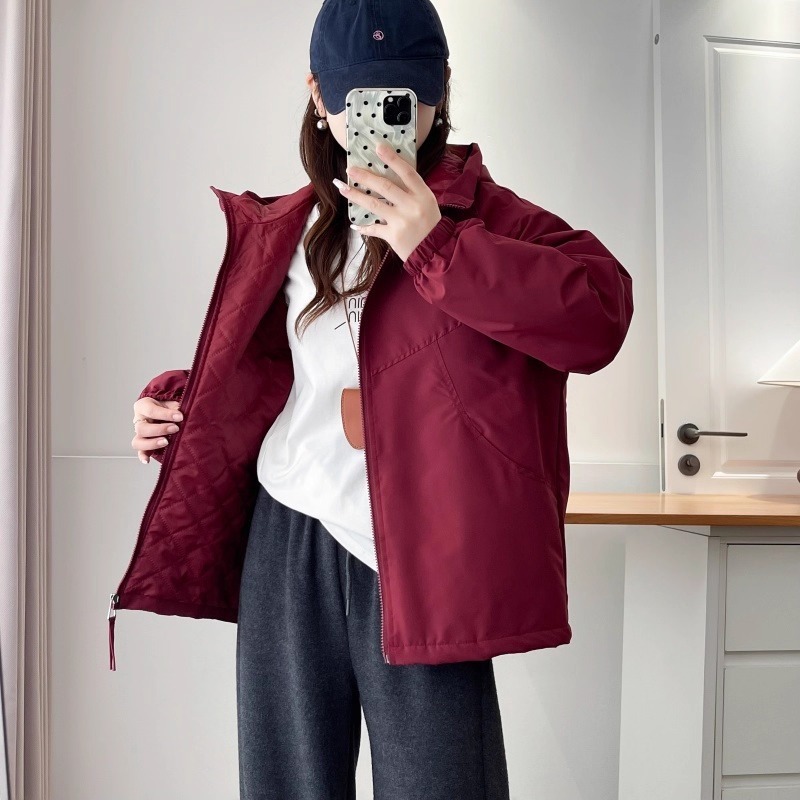 漾貝比【9155775】中大尺碼女裝 韓版弧型車線口袋連帽夾棉保暖衝鋒外套．共2色 (36-52)-規格圖10