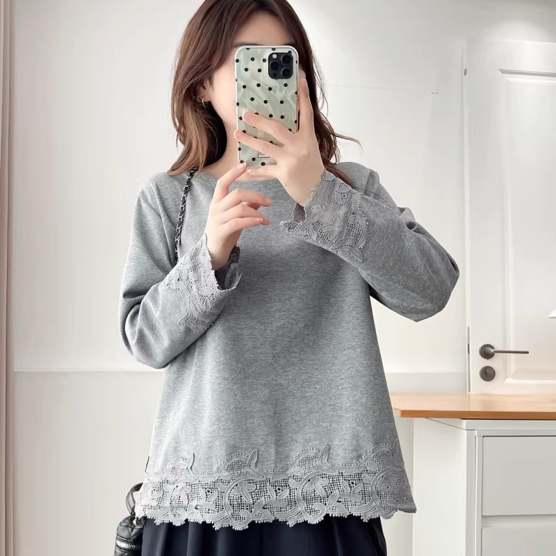 漾貝比【9155785】中大尺碼女裝 圓領下襬袖口拼接花邊蕾絲棉上衣．共2色(38-54)-細節圖9