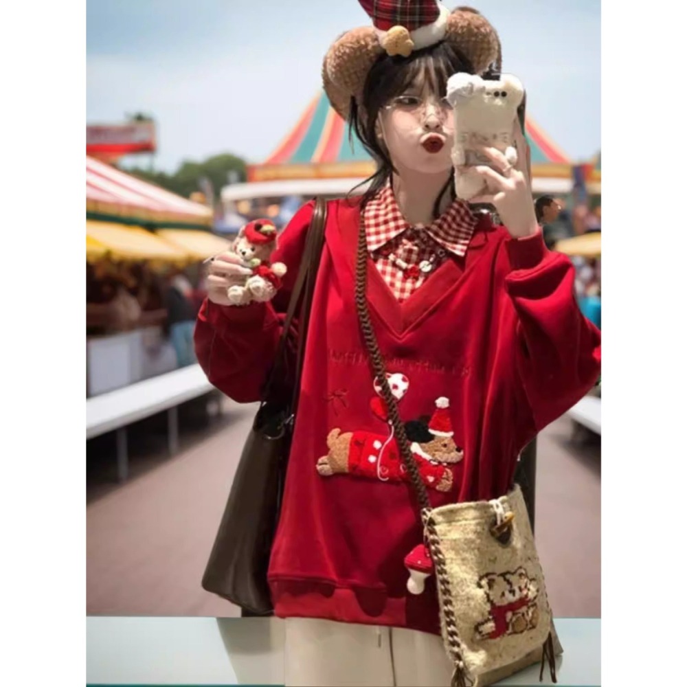 漾貝比【9155800】中大尺碼女裝 美式復古刺繡臘腸狗拼接格紋假兩件式上衣(38-58)-細節圖5