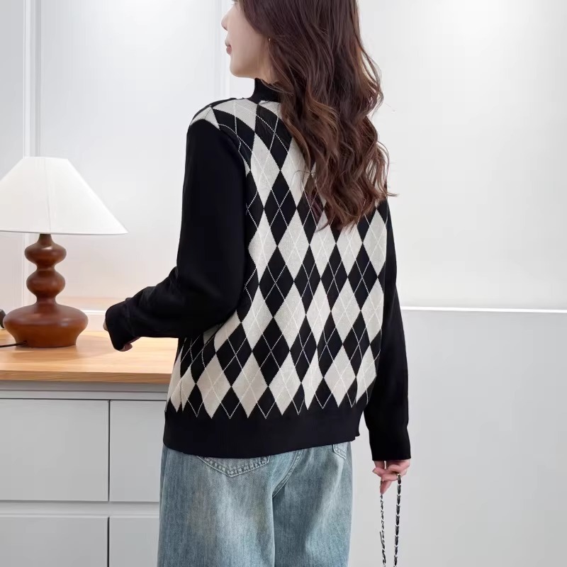 漾貝比【9155801】中大尺碼女裝 半高領拼接深V格紋背心假兩件式毛衣(38-50)-細節圖7