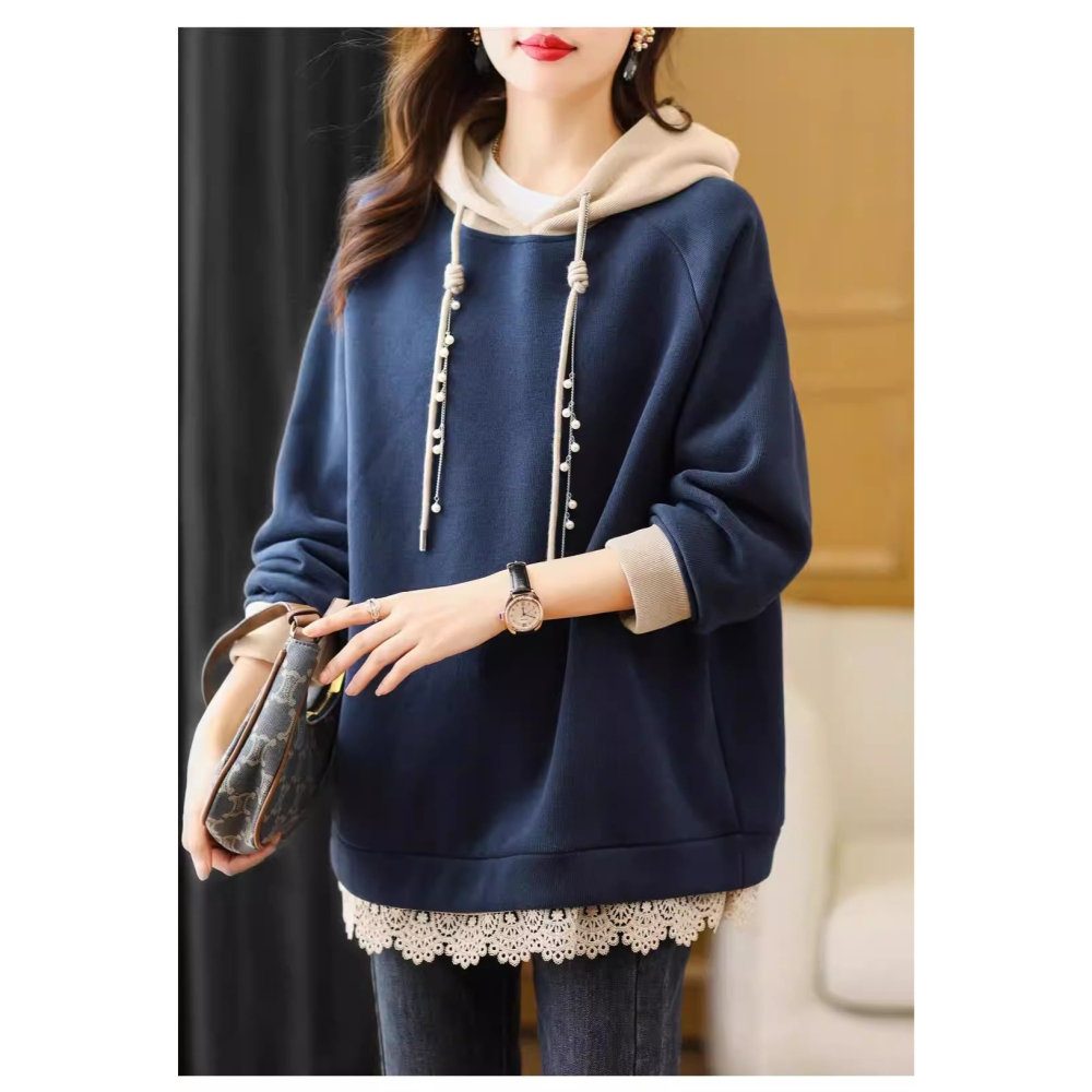 漾貝比【9155808】中大尺碼女裝 下襬蕾絲花邊撞色連帽加絨加厚上衣(38-58)-細節圖2