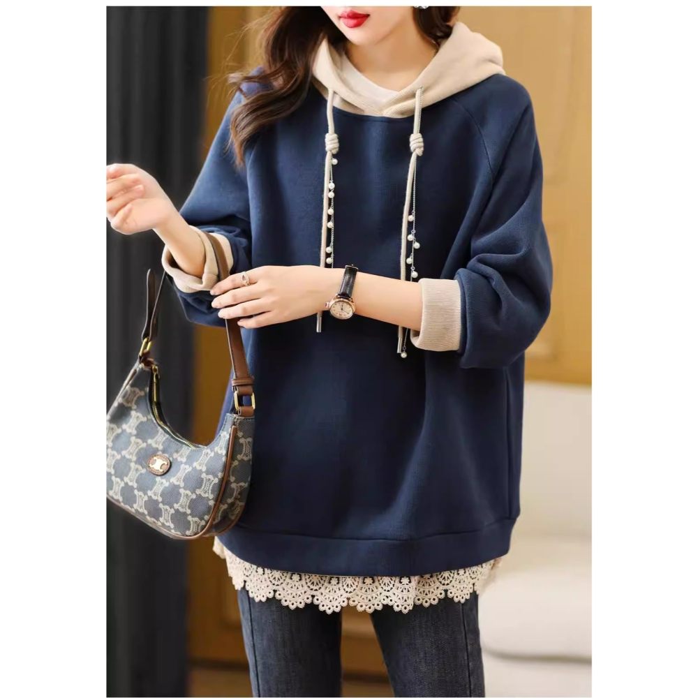 漾貝比【9155808】中大尺碼女裝 下襬蕾絲花邊撞色連帽加絨加厚上衣(38-58)-細節圖3