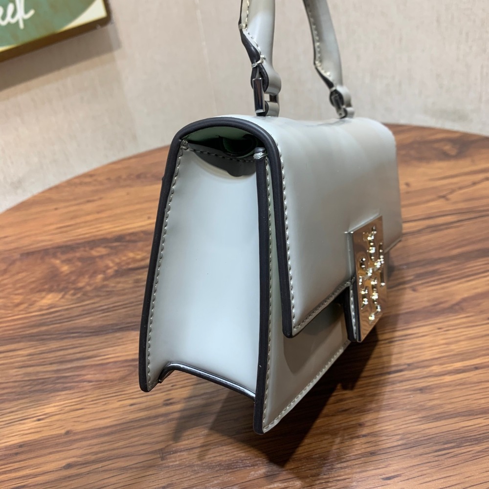 米婭精品 Tory Burch包包 手提包 郵差包 側背包 邮差包 鏈條包 托特包 水桶包 漆皮小方包 風琴包 單肩包-細節圖7