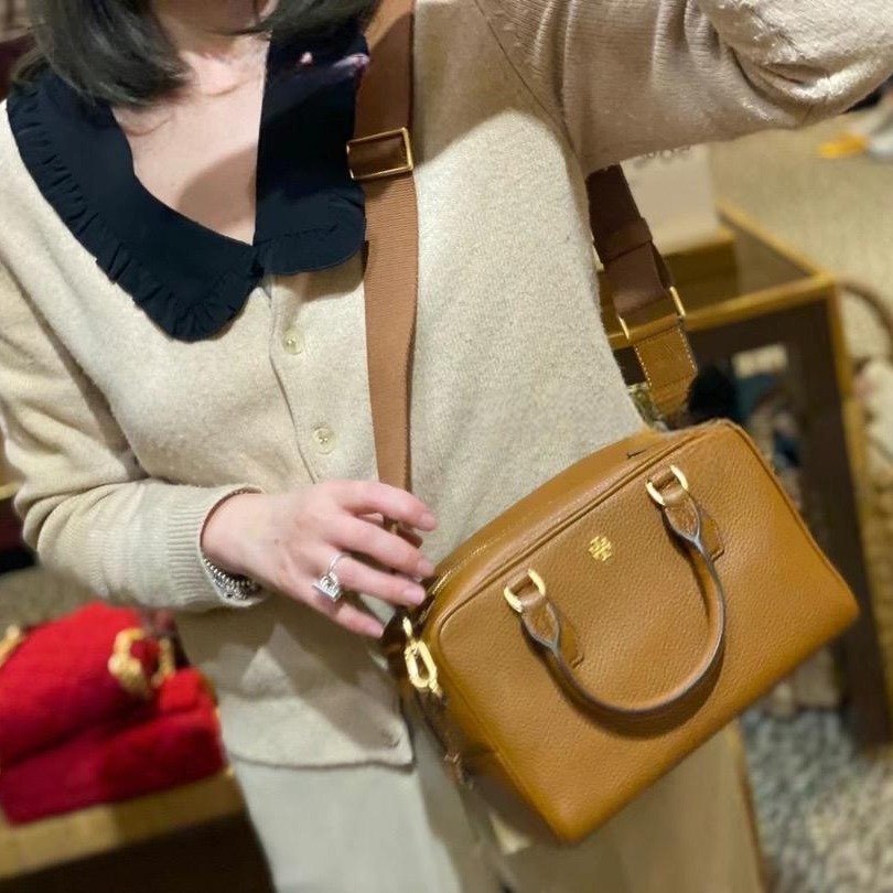 米婭精品 Tory Burch包包 手提包 郵差包 側背包 邮差包 鏈條包 托特包 水桶包 枕頭包 風琴包 單肩包-細節圖10