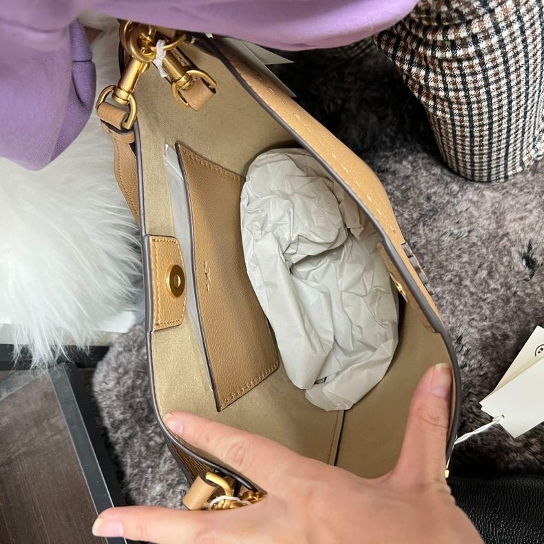 米婭美國代購 Tory Burch包包 水桶包 手提包 單肩包 側背包 tb托特包 斜背包 郵差包 斜跨包 公事包-細節圖7