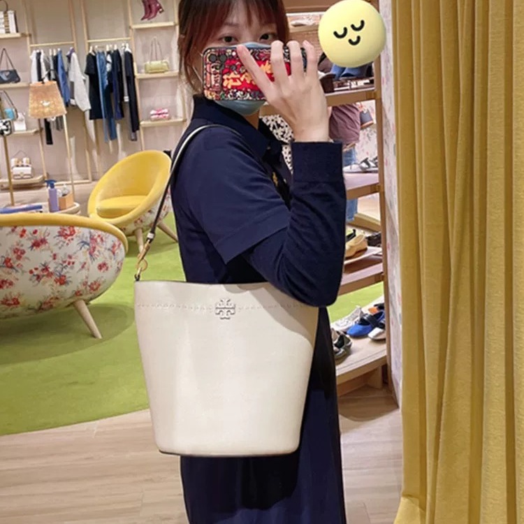 米婭美國代購 Tory Burch包包 水桶包 手提包 單肩包 側背包 tb托特包 斜背包 郵差包 斜跨包 公事包-細節圖11