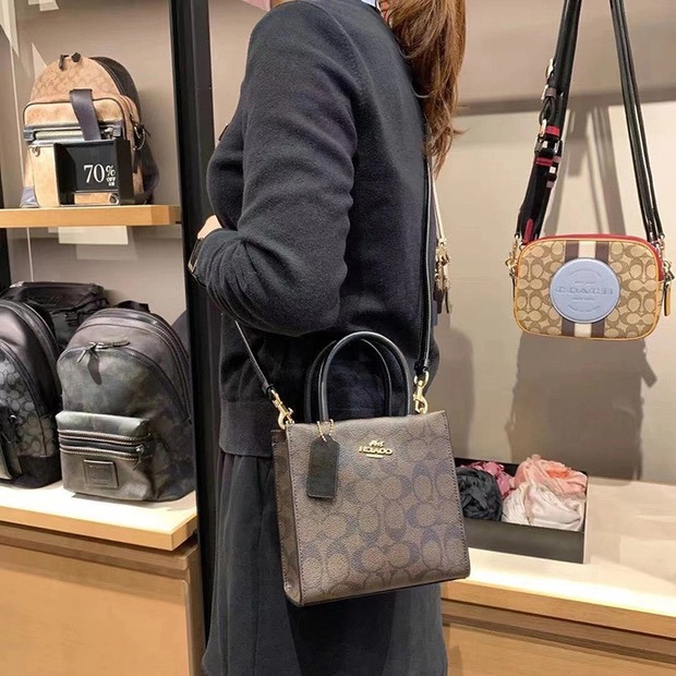 台灣美媽代購 COACH 蔻馳 包包 琴譜包 cally小方包 斜背包 手拿包 手提包 側背包 單肩包 斜挎包 时尚百搭-細節圖3