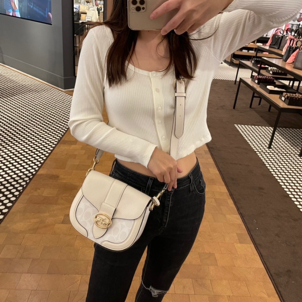 台灣美媽代購 COACH 蔻馳 包包  georgie馬鞍包 斜挎包  斜背包 手提包 郵差包 時尚百搭氣質輕奢款-細節圖5