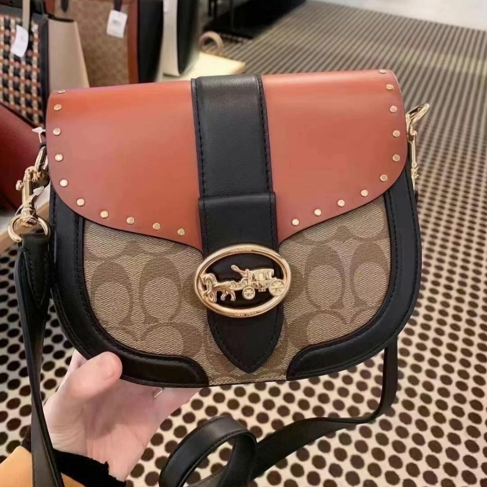 台灣美媽代購 COACH 蔻馳 包包  georgie馬鞍包 斜挎包  斜背包 手提包 郵差包 時尚百搭氣質輕奢款-細節圖6