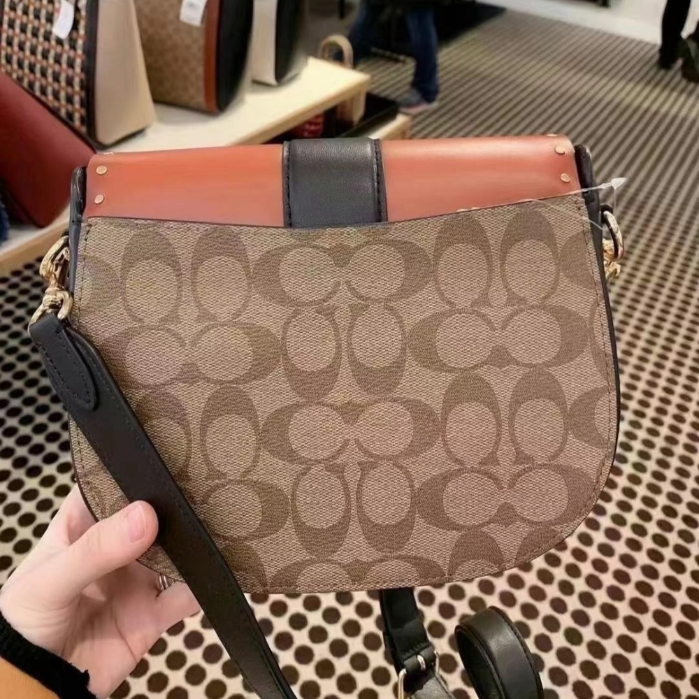 台灣美媽代購 COACH 蔻馳 包包  georgie馬鞍包 斜挎包  斜背包 手提包 郵差包 時尚百搭氣質輕奢款-細節圖7