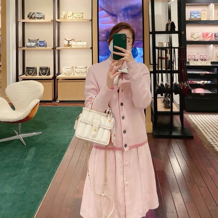 台灣美媽代購 COACH 蔻馳 包包 翻蓋單肩包 側背包 手提包 郵差包 風琴包 馬卡龍配色包包 時尚百搭氣質輕奢款-細節圖2