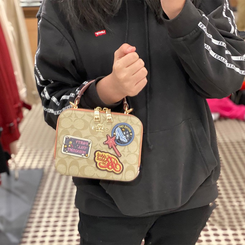 台灣美媽代購 COACH 蔻馳 包包 盒子包 斜背包 斜挎包 單肩包 側背包 手提包 化妝包 郵差包  時尚百搭斜挎包-細節圖3