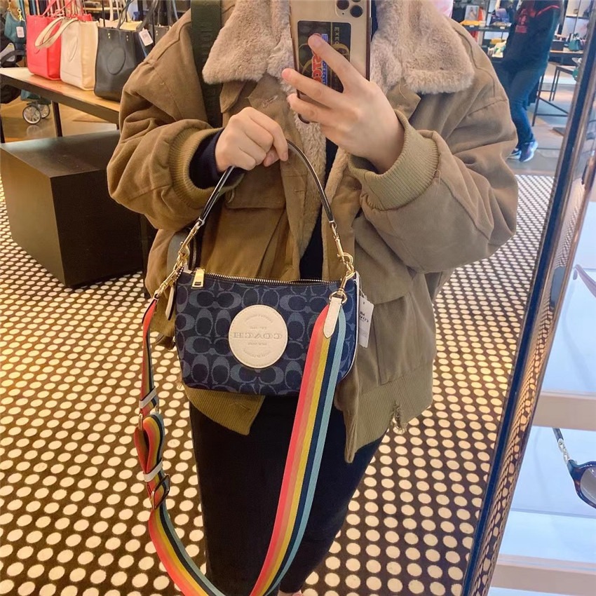 台灣美媽代購 COACH 蔻馳 包包 DEMPSEY 女士單肩包 腋下包 半月包 餃子包 斜挎包 側背包 單肩包 手提包-細節圖3