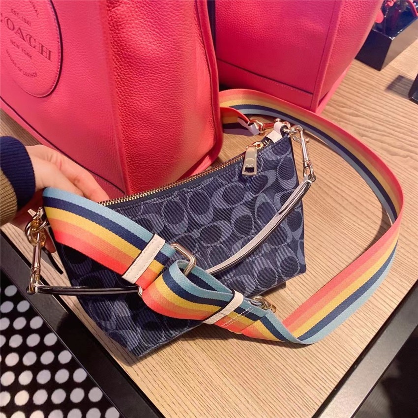 台灣美媽代購 COACH 蔻馳 包包 DEMPSEY 女士單肩包 腋下包 半月包 餃子包 斜挎包 側背包 單肩包 手提包-細節圖8