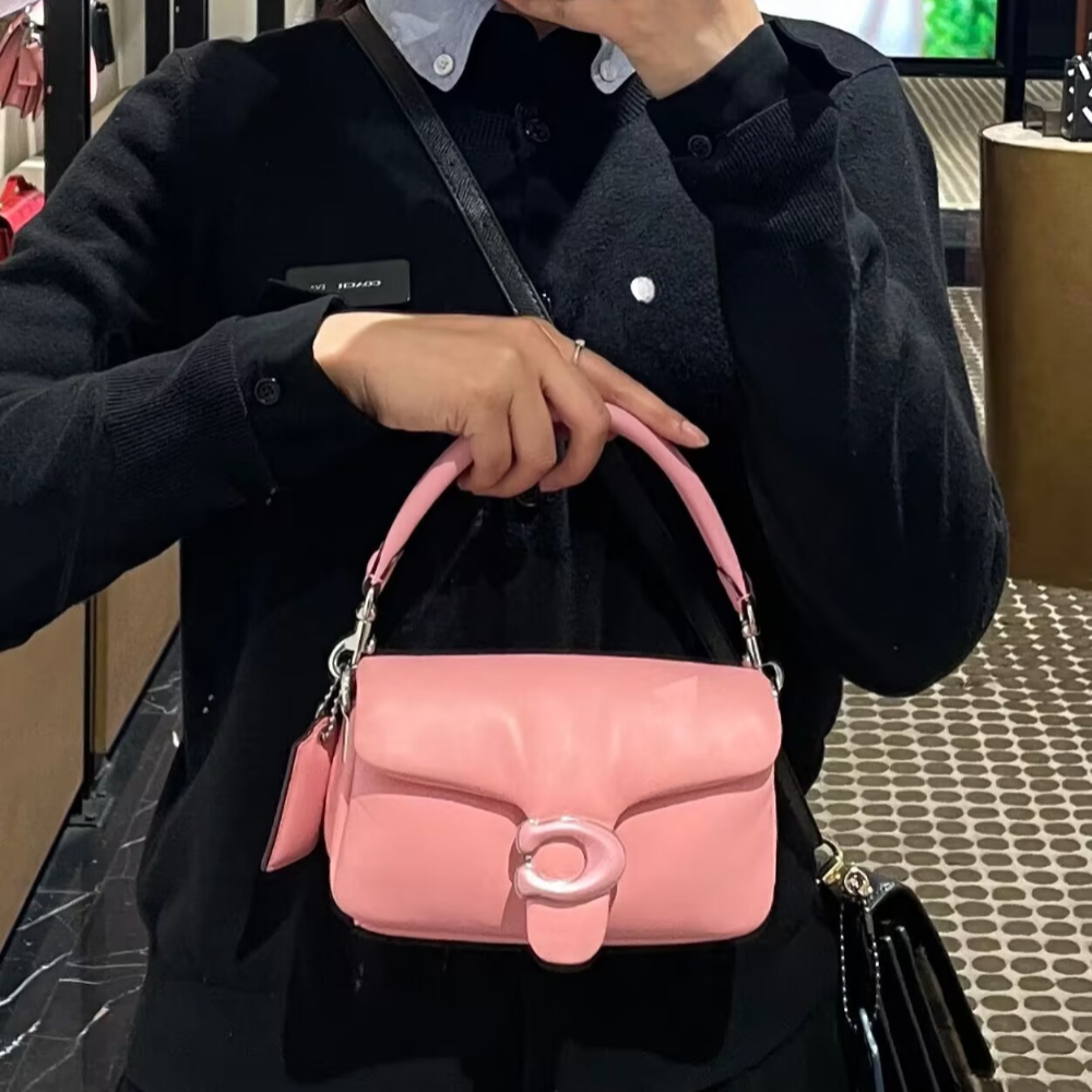 台灣美媽代購 COACH 蔻馳 包包 酒神包 單肩包 斜挎包 郵差包 斜背包 手提包 腋下包 軟麵包 可愛迷你雲朵包-細節圖5