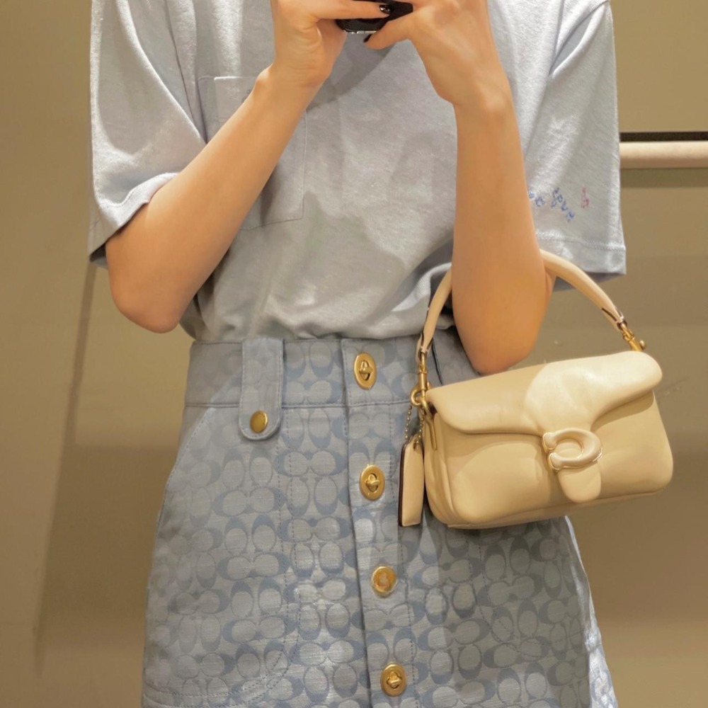 台灣美媽代購 COACH 蔻馳 包包 酒神包 單肩包 斜挎包 郵差包 斜背包 手提包 腋下包 軟麵包 可愛迷你雲朵包-細節圖8