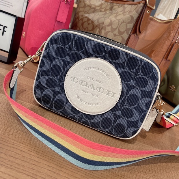 台灣美媽代購*美國直郵 蔻馳 包包 Dempsey 21系列 相機包 單肩包 斜挎包 側背包 手機包 學院風徽章款斜挎包-細節圖8