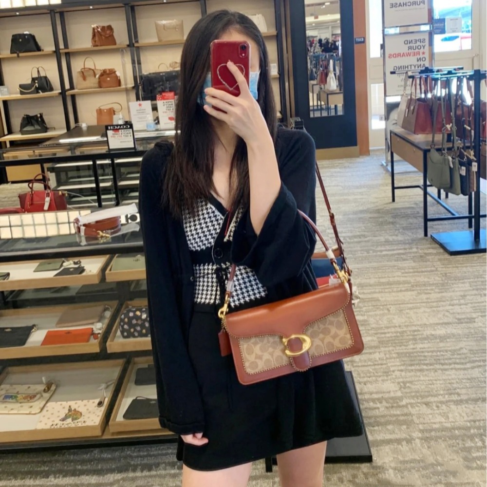 台灣美媽代購 COACH 蔻馳 包包 經典logo翻蓋斜挎包 酒神包 單肩包 斜挎包  腋下包 手提包 時尚拼色信封包-細節圖5