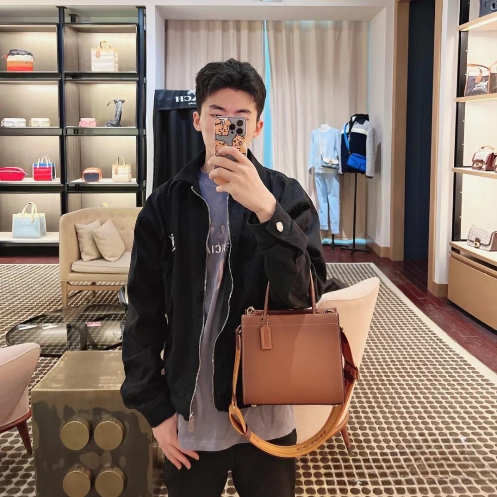 台灣美媽代購 COACH 蔻馳 包包 斜挎包 單肩包 斜背包 郵差包 托特包 CASHIN CARRY款 百搭簡約手提包-細節圖3