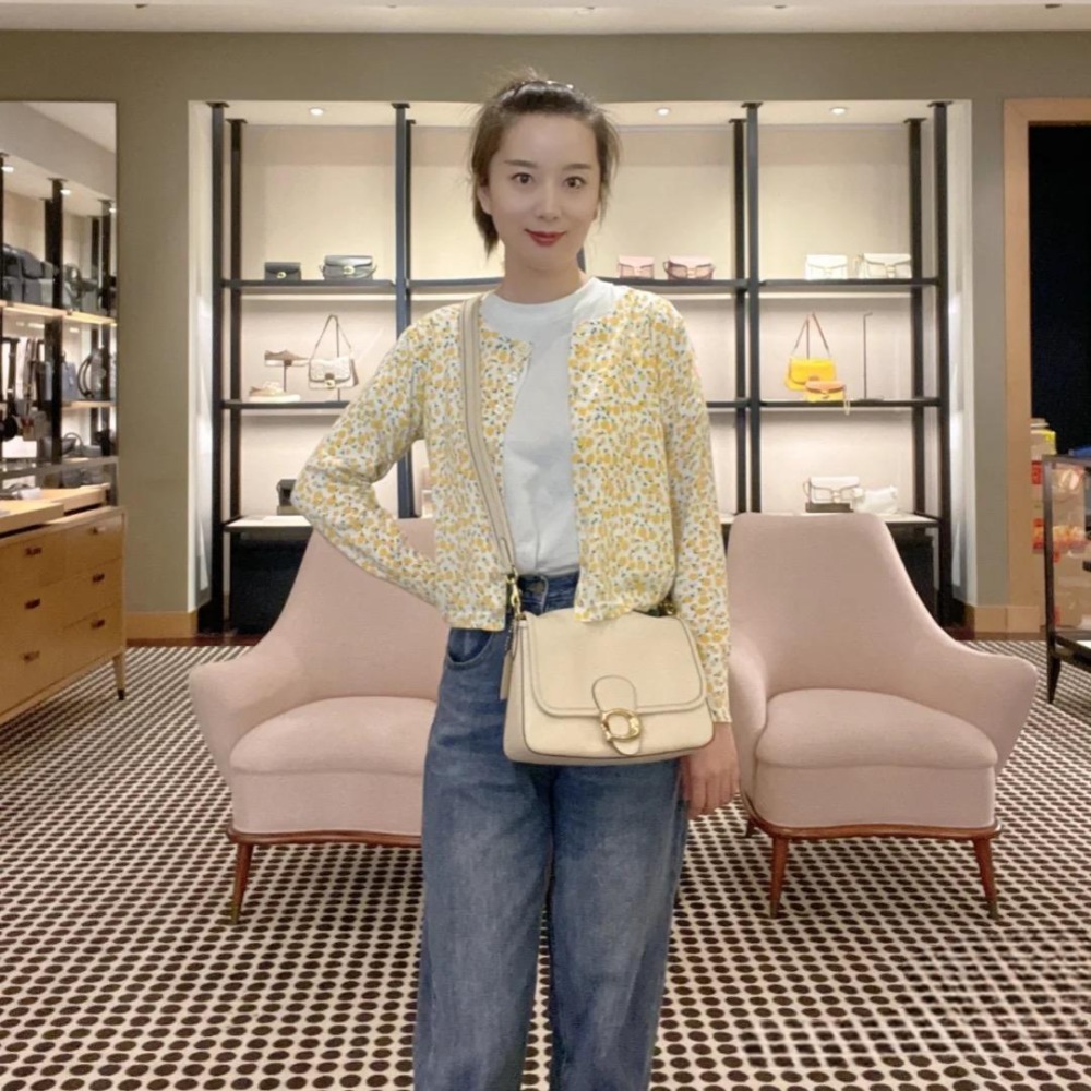 台灣美媽代購 COACH 蔻馳 包包 斜挎包 單肩包 郵差包 腋下包 酒神包 信封包 手提包 soft tabby女包-細節圖4