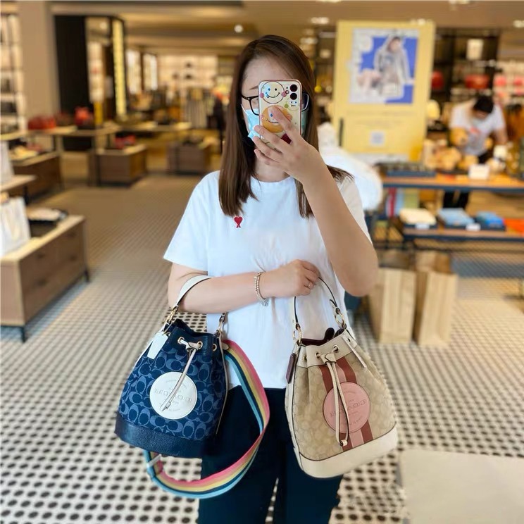 台灣美媽代購 COACH 蔻馳 包包 單肩包 斜挎包 斜背包 水桶包 手提包 迷你水桶包 手機包 時尚百搭簡約款斜挎包-細節圖2