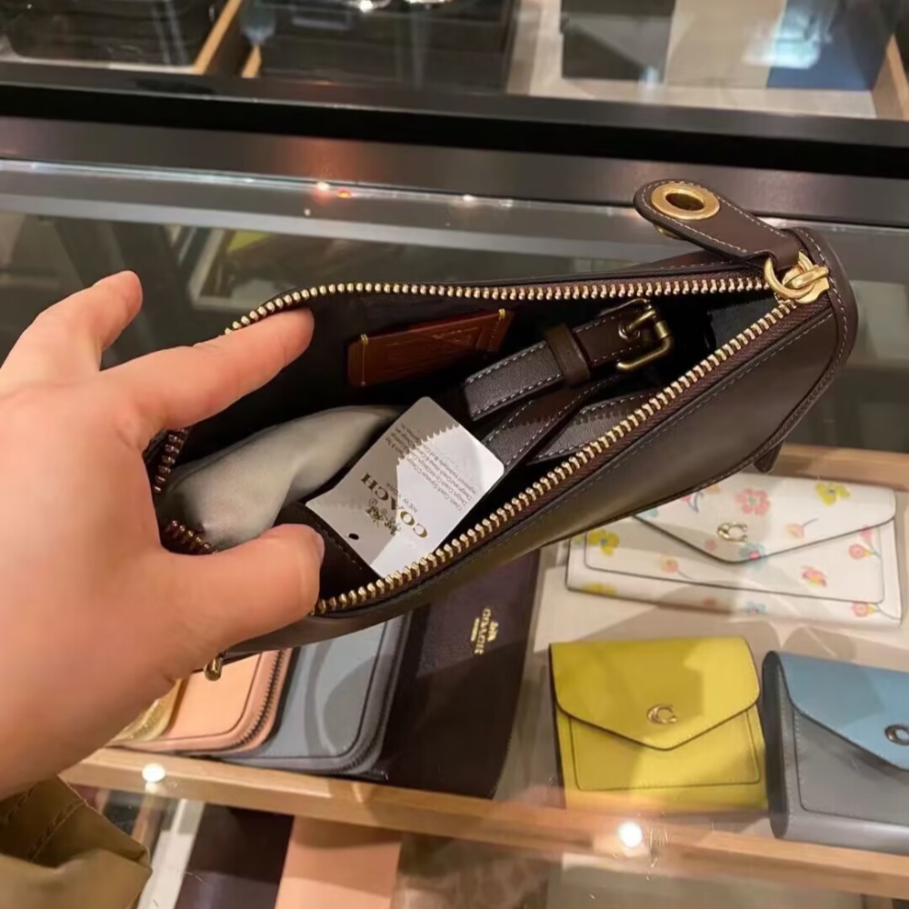 台灣美媽代購 COACH 蔻馳 包包 斜挎包 單肩包 斜背包 腋下包 手提包 鏈條包 餃子包 半月包 復古氣質時尚包包-細節圖9