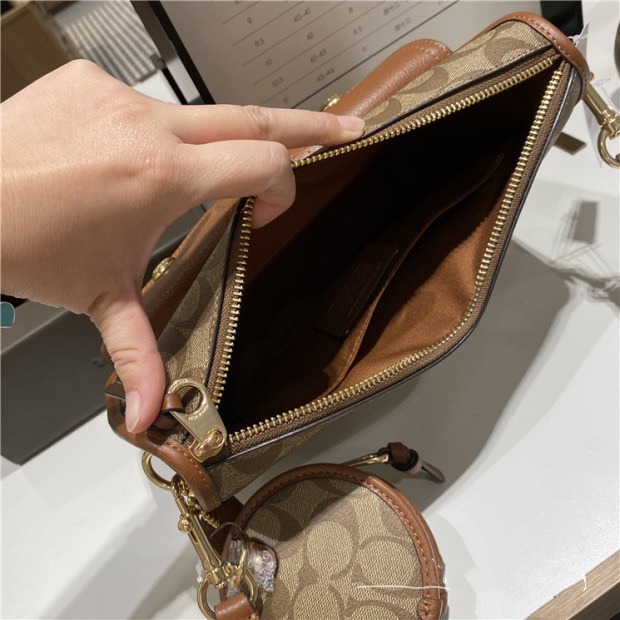 台灣美媽代購 COACH 蔻馳 包包 斜挎包 單肩包 斜背包 郵差包 機車包 零錢包 三合一郵差包 時尚百搭簡約斜挎包-細節圖9