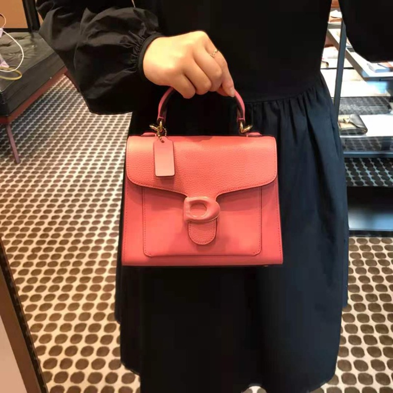台灣美媽代購 COACH 蔻馳 包包 單肩包 斜挎包 斜背包 郵差包 琴譜包 酒神包 手提包 馬卡龍配色單肩斜挎包-細節圖11