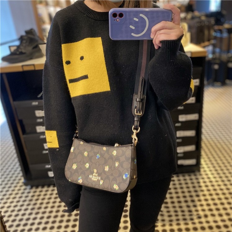 台灣美媽代購 COACH 蔻馳 包包 斜挎包 單肩包 斜背包 郵差包 麻將包 月牙包 半月包 時尚氣質百搭款斜挎單肩包-細節圖2