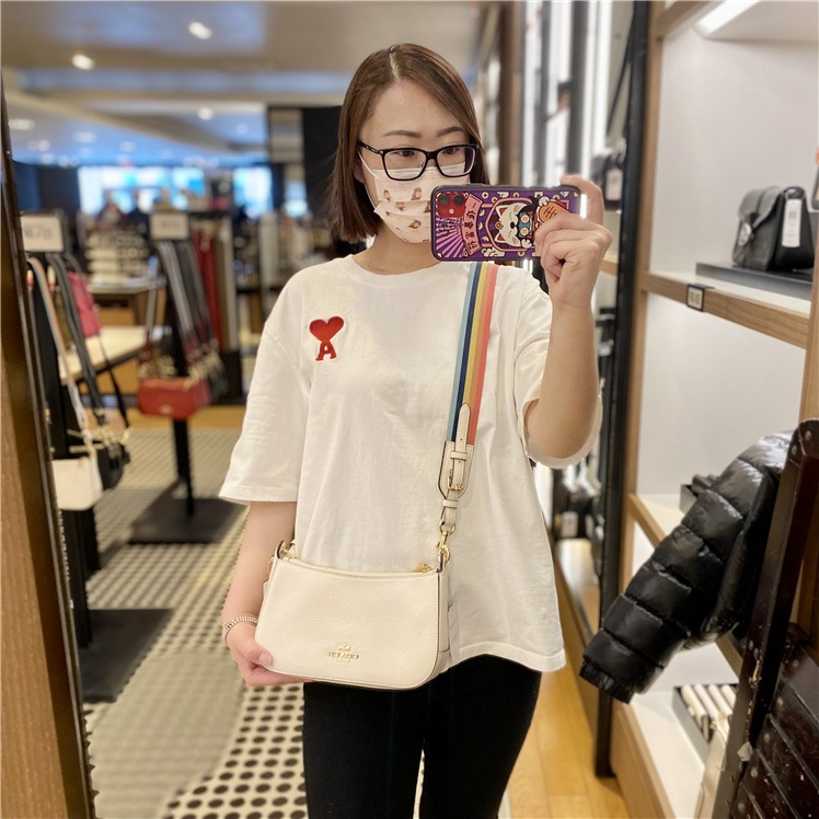 台灣美媽代購 COACH 蔻馳 包包 斜挎包 單肩包 斜背包 郵差包 麻將包 月牙包 半月包 時尚氣質百搭款斜挎單肩包-細節圖3