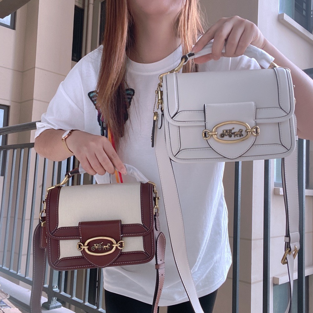 台灣美媽代購 COACH 蔻馳 包包 單肩包 斜挎包 斜背包 马鞍包 郵差包 手提包 復古氣質翻蓋經典馬車logo斜挎包-細節圖3