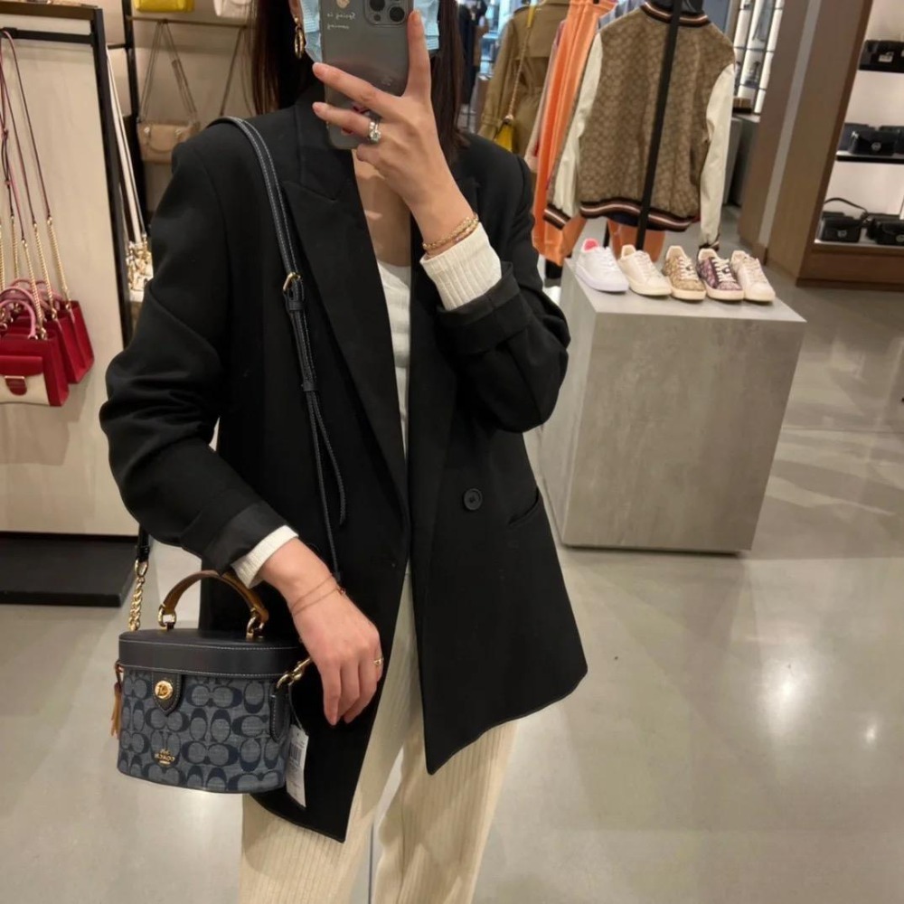 台灣美媽代購 COACH 蔻馳 包包 側背包 斜挎包 斜背包 手提包 單肩包 化妝包 手機包 鏈條包 時尚百搭簡約斜挎包-細節圖3