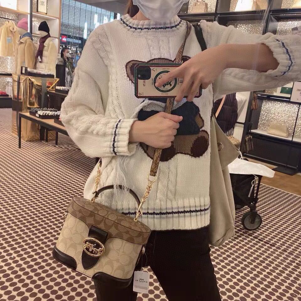 台灣美媽代購 COACH 蔻馳 包包 側背包 斜挎包 斜背包 手提包 單肩包 化妝包 手機包 鏈條包 時尚百搭簡約斜挎包-細節圖10