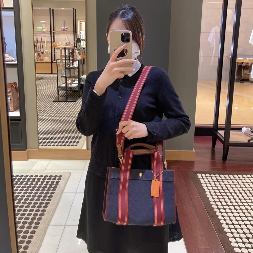 台灣美媽代購 COACH 蔻馳 包包 單肩包 斜挎包 斜背包 手提包 托特包 流浪包 時尚百搭簡約通勤單肩斜挎帆布包-細節圖5