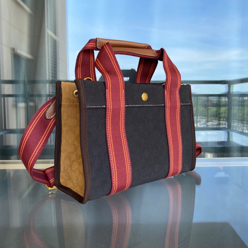 台灣美媽代購 COACH 蔻馳 包包 單肩包 斜挎包 斜背包 手提包 托特包 流浪包 時尚百搭簡約通勤單肩斜挎帆布包-細節圖7