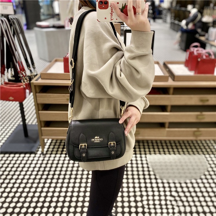 台灣美媽代購 COACH 蔻馳 包包 斜挎包 斜背包 郵差包 小公文包 單肩斜挎包 翻蓋印花搭扣斜挎包 時尚百搭簡約-細節圖3