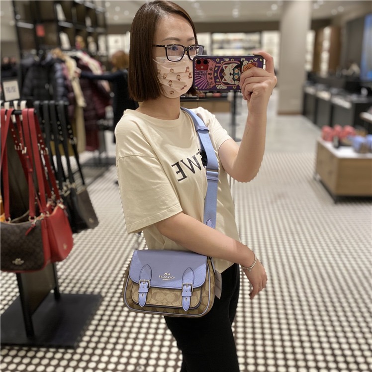 台灣美媽代購 COACH 蔻馳 包包 斜挎包 斜背包 郵差包 小公文包 單肩斜挎包 翻蓋印花搭扣斜挎包 時尚百搭簡約-細節圖5