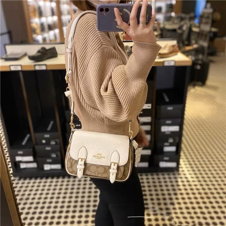 台灣美媽代購 COACH 蔻馳 包包 斜挎包 斜背包 郵差包 小公文包 單肩斜挎包 翻蓋印花搭扣斜挎包 時尚百搭簡約-細節圖11