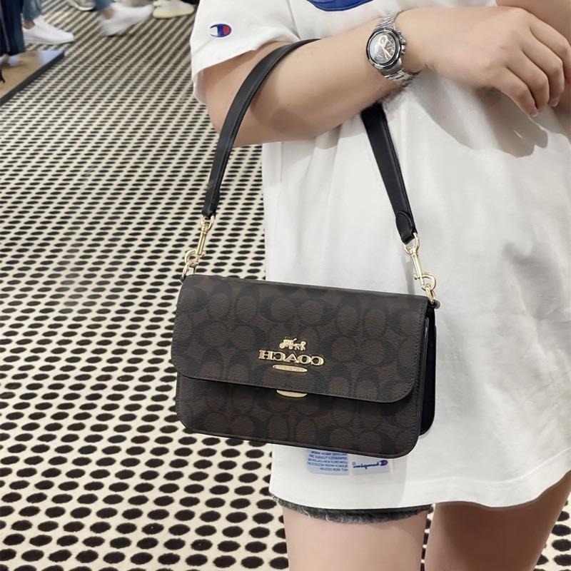 台灣美媽代購 COACH 蔻馳 包包 單肩包 斜挎包 手提包 郵差包 腋下包 盒子包 翻蓋小方包 時尚簡約百搭單肩斜挎包-細節圖2